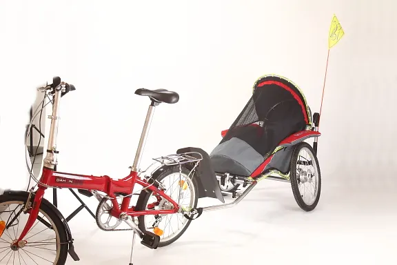 BENECYKL Fahrradanhänger am Fahrrad – Ansicht 3